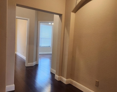 5720 Robbie Road - Photo Thumbnail 14