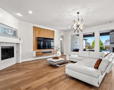601 Sunbury Lane - Photo Thumbnail 16