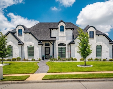 601 Sunbury Lane - Photo Thumbnail 4
