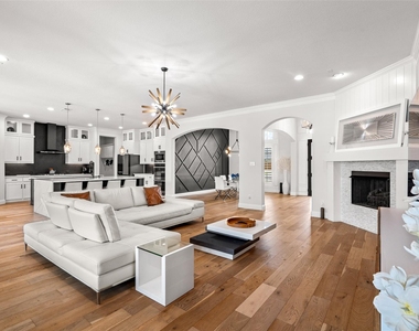 601 Sunbury Lane - Photo Thumbnail 18