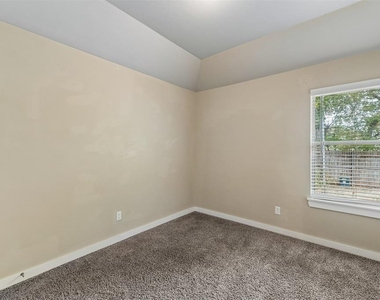 706 W London Street - Photo Thumbnail 24