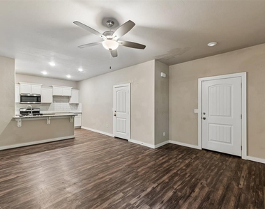 706 W London Street - Photo Thumbnail 1
