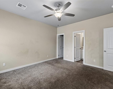 706 W London Street - Photo Thumbnail 15