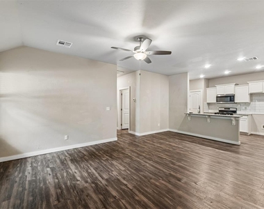 706 W London Street - Photo Thumbnail 2