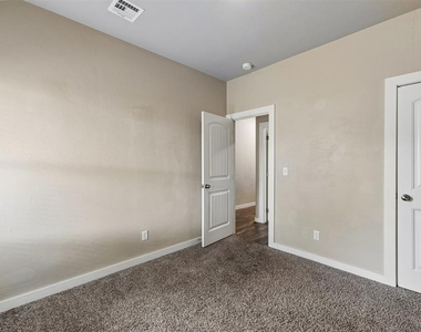 706 W London Street - Photo Thumbnail 25