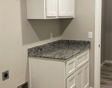 5201 Skylar Rae Road - Photo Thumbnail 16