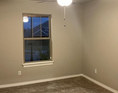 5201 Skylar Rae Road - Photo Thumbnail 15