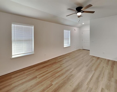 10628 Sw 16th Terrace - Photo Thumbnail 2