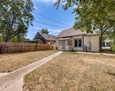 917 W Sears Street - Photo Thumbnail 24