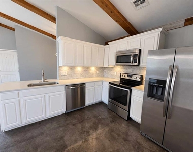 2801 Nw 186th Street - Photo Thumbnail 6