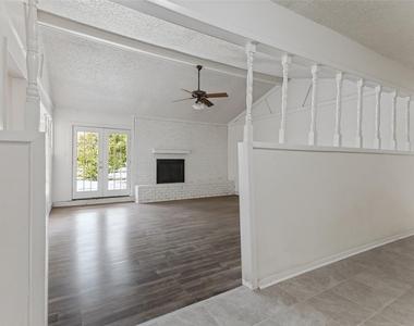 125 N Jessup Street - Photo Thumbnail 2