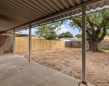 4714 Sprucewood Lane - Photo Thumbnail 15