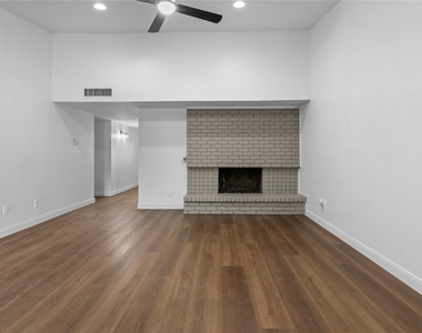 4714 Sprucewood Lane - Photo Thumbnail 3