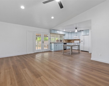 4714 Sprucewood Lane - Photo Thumbnail 4