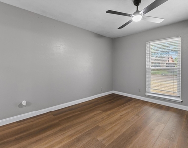 4714 Sprucewood Lane - Photo Thumbnail 9