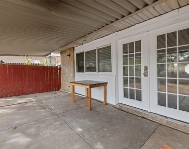 4714 Sprucewood Lane - Photo Thumbnail 14