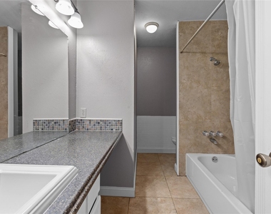4714 Sprucewood Lane - Photo Thumbnail 12
