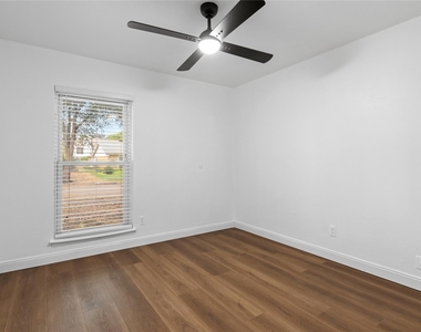 4714 Sprucewood Lane - Photo Thumbnail 11