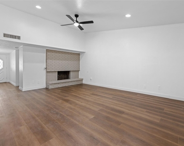 4714 Sprucewood Lane - Photo Thumbnail 2