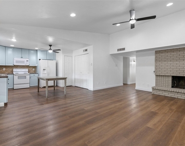 4714 Sprucewood Lane - Photo Thumbnail 5