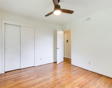2929 N Utah Avenue - Photo Thumbnail 8