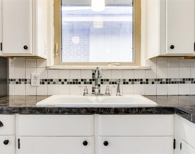 2929 N Utah Avenue - Photo Thumbnail 5