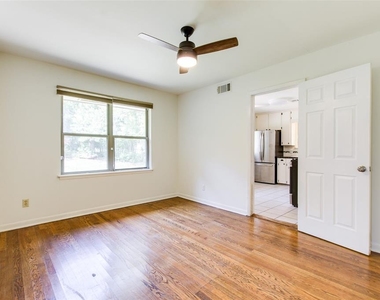 2929 N Utah Avenue - Photo Thumbnail 7