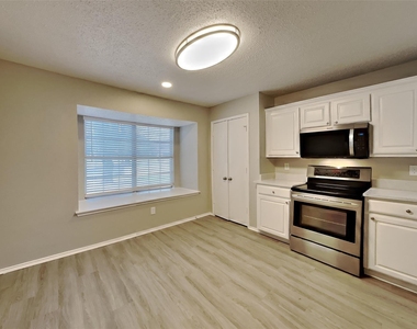 5615 Alicante Drive - Photo Thumbnail 3