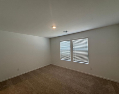 2152 Cedar Creek Avenue - Photo Thumbnail 10