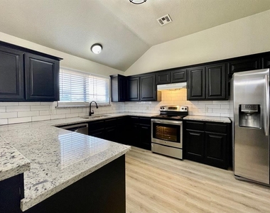 17505 Bronze Lane - Photo Thumbnail 7