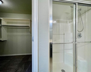 17505 Bronze Lane - Photo Thumbnail 10