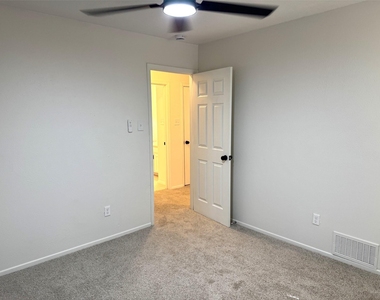 3731 Spring Meadow Lane - Photo Thumbnail 19