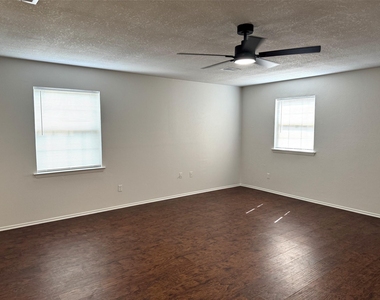 3731 Spring Meadow Lane - Photo Thumbnail 13
