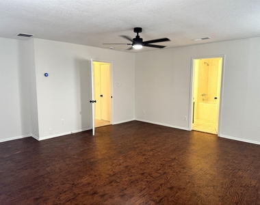 3731 Spring Meadow Lane - Photo Thumbnail 14