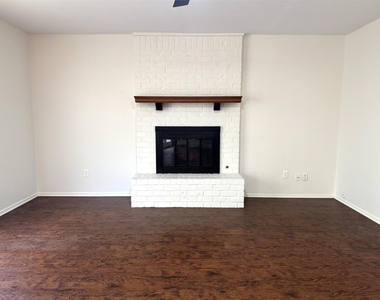 3731 Spring Meadow Lane - Photo Thumbnail 7