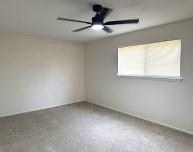 3731 Spring Meadow Lane - Photo Thumbnail 20