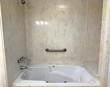 3731 Spring Meadow Lane - Photo Thumbnail 16