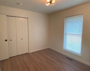 1 Mockingbird Court - Photo Thumbnail 12