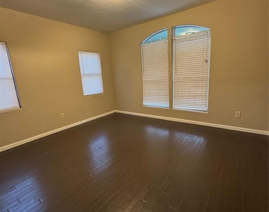 2019 Nw 17th Street - Photo Thumbnail 9