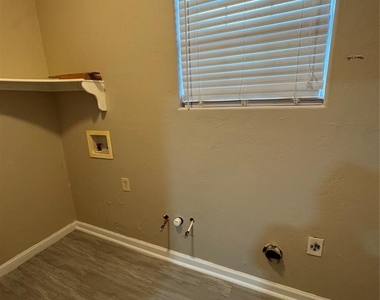 2019 Nw 17th Street - Photo Thumbnail 3