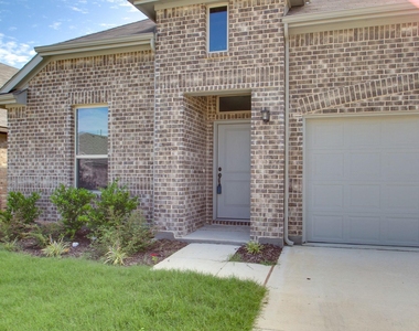 7612 Spring Drive - Photo Thumbnail 3