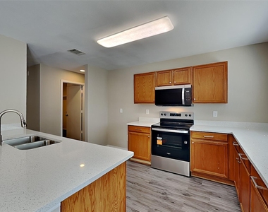 4848 Trail Hollow Drive - Photo Thumbnail 3