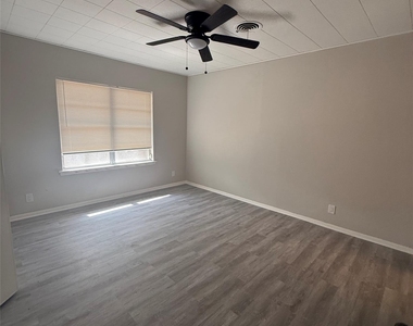 1514 Camellia Drive - Photo Thumbnail 20