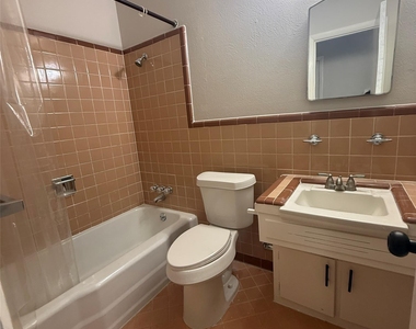 1514 Camellia Drive - Photo Thumbnail 7