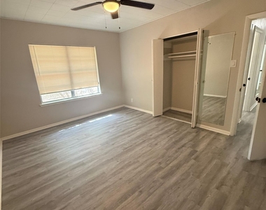 1514 Camellia Drive - Photo Thumbnail 10