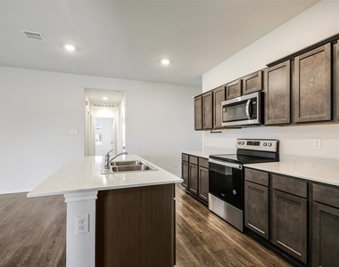 304 Patina Street - Photo Thumbnail 7