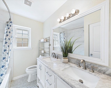 1112 Fox River Lane - Photo Thumbnail 27