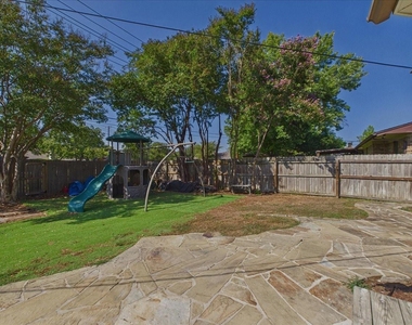 1112 Fox River Lane - Photo Thumbnail 31