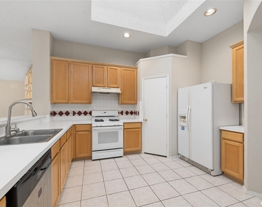 5012 Geranium Court - Photo Thumbnail 10