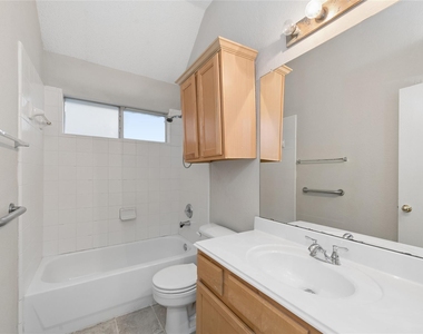 5012 Geranium Court - Photo Thumbnail 24